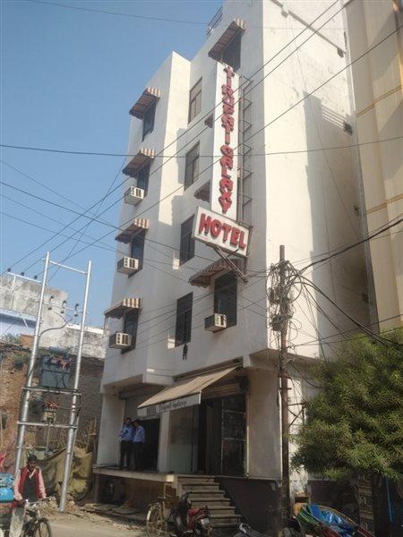 Townhouse 1182 Hotel Tirupati Galaxy Канпур Екстериор снимка