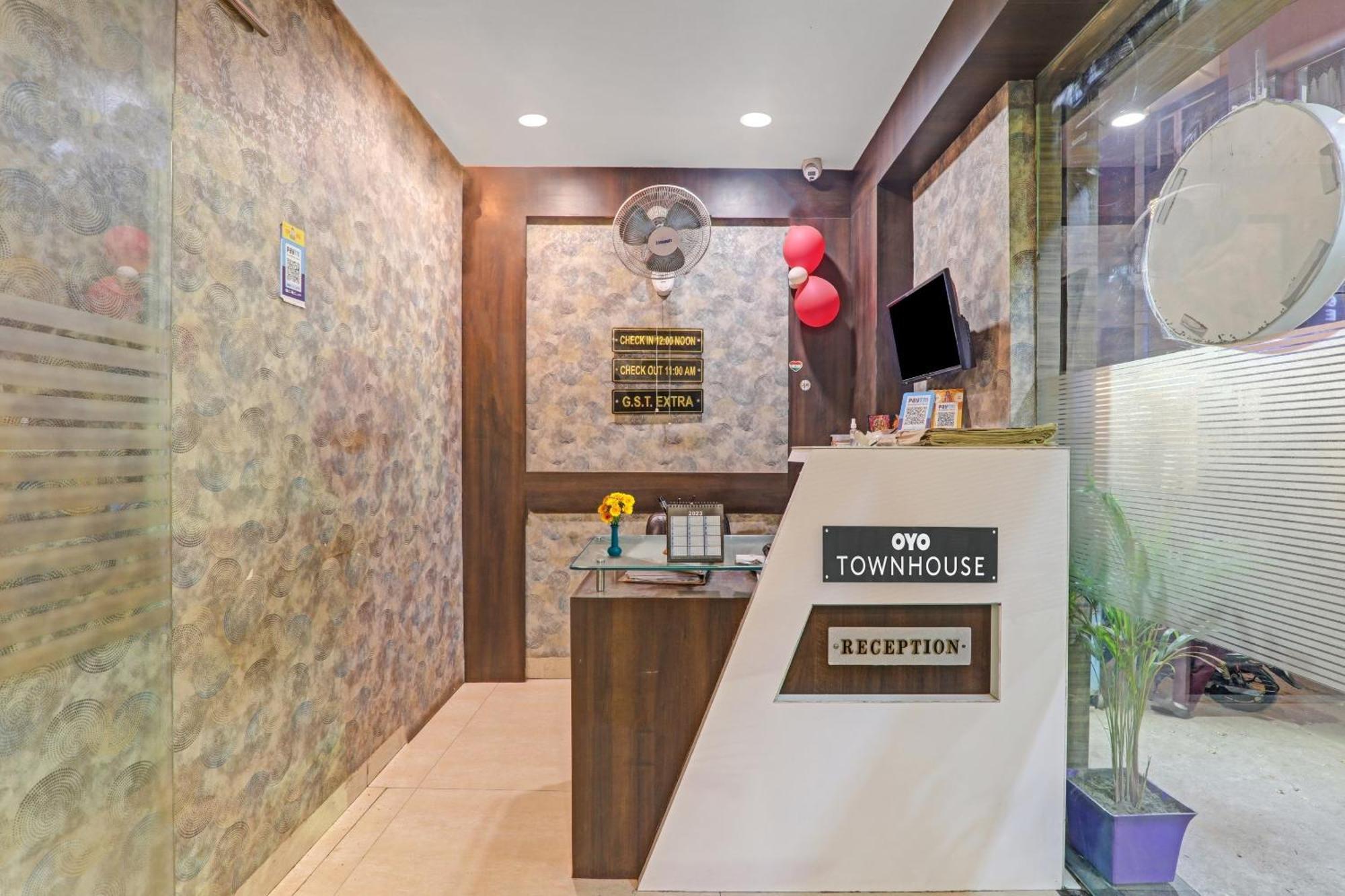 Townhouse 1182 Hotel Tirupati Galaxy Канпур Екстериор снимка