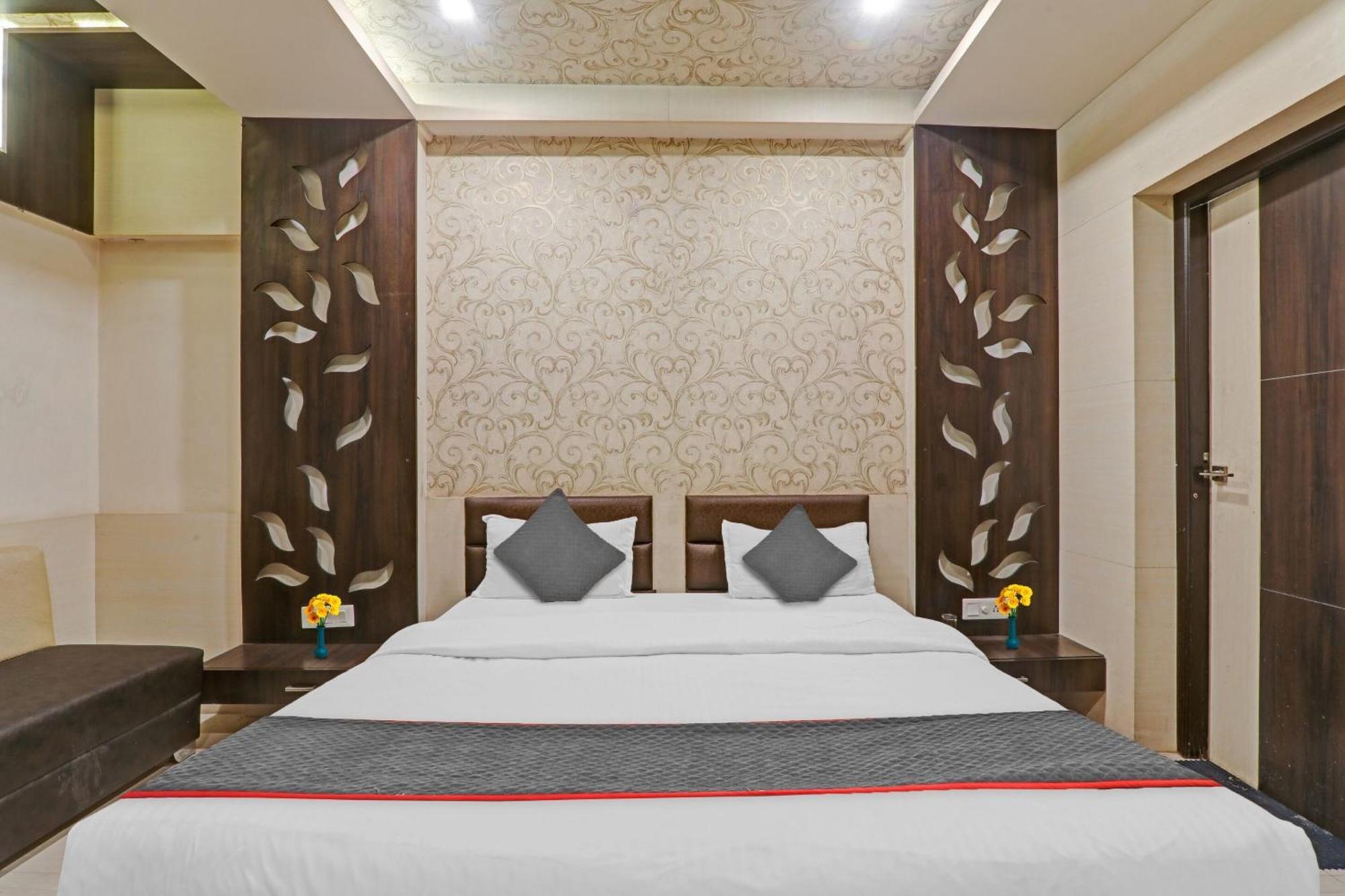 Townhouse 1182 Hotel Tirupati Galaxy Канпур Екстериор снимка