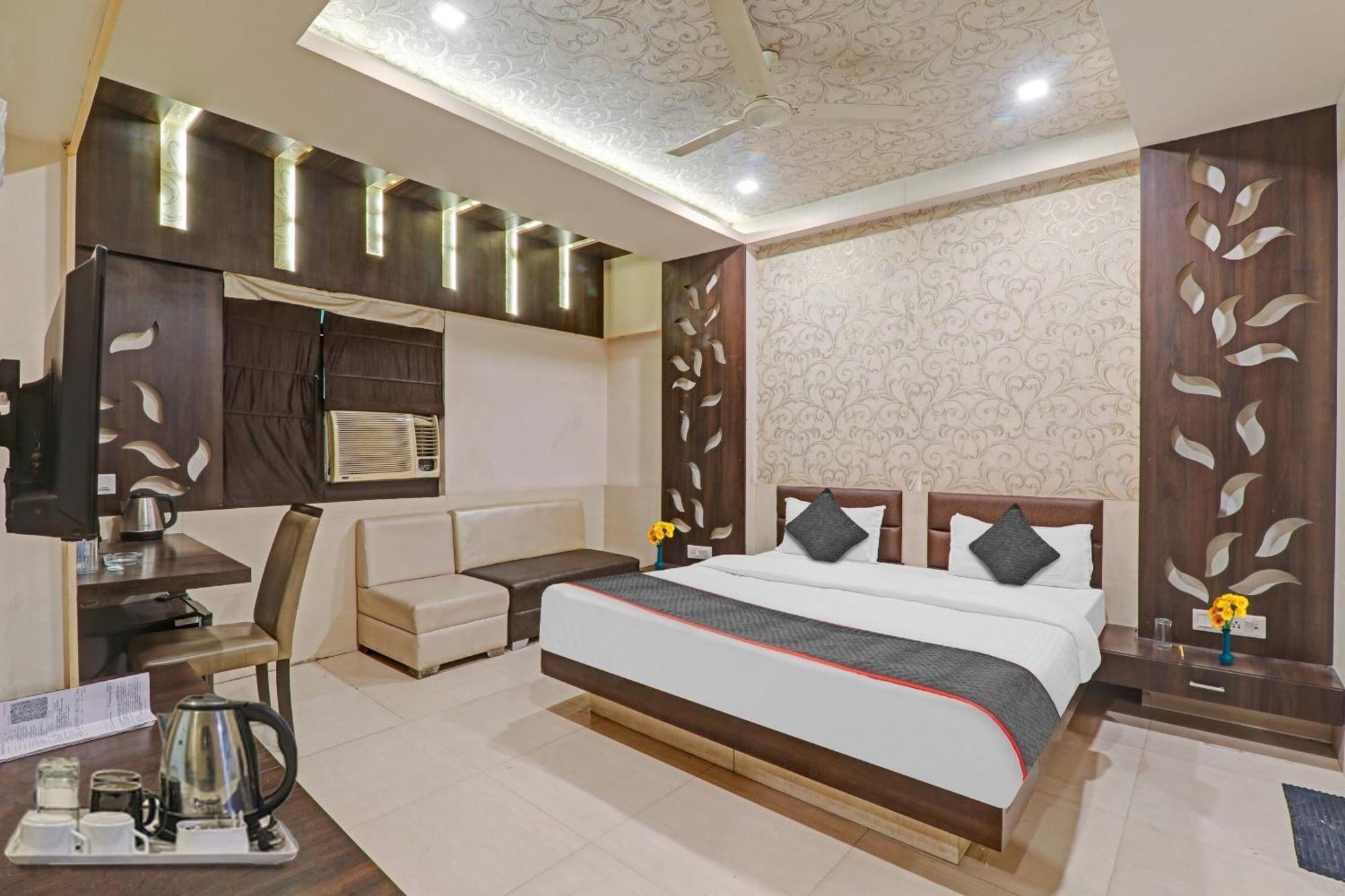 Townhouse 1182 Hotel Tirupati Galaxy Канпур Екстериор снимка