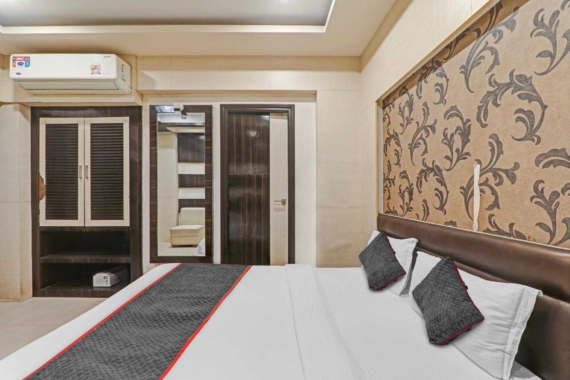 Townhouse 1182 Hotel Tirupati Galaxy Канпур Екстериор снимка